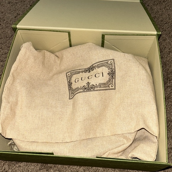 Gucci Emerald Green Logo Belt Bag - Picture 4 of 4